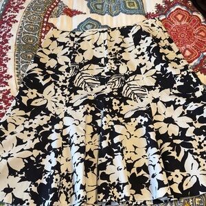 Jones New York Black and White Patterned Skirt